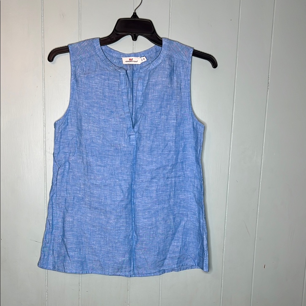 Vineyard Vines Blue Sleeveless Tank Top with Classic Style